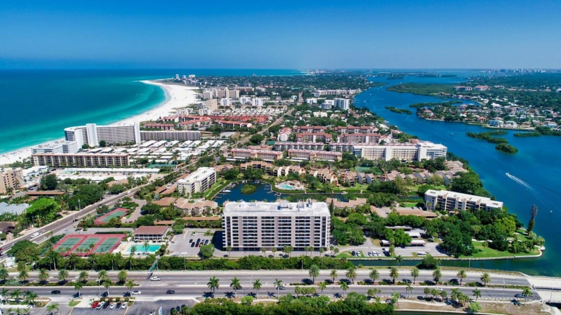 Villa Exclusive 5 Star With Balcony On Sarasota County 1004 *