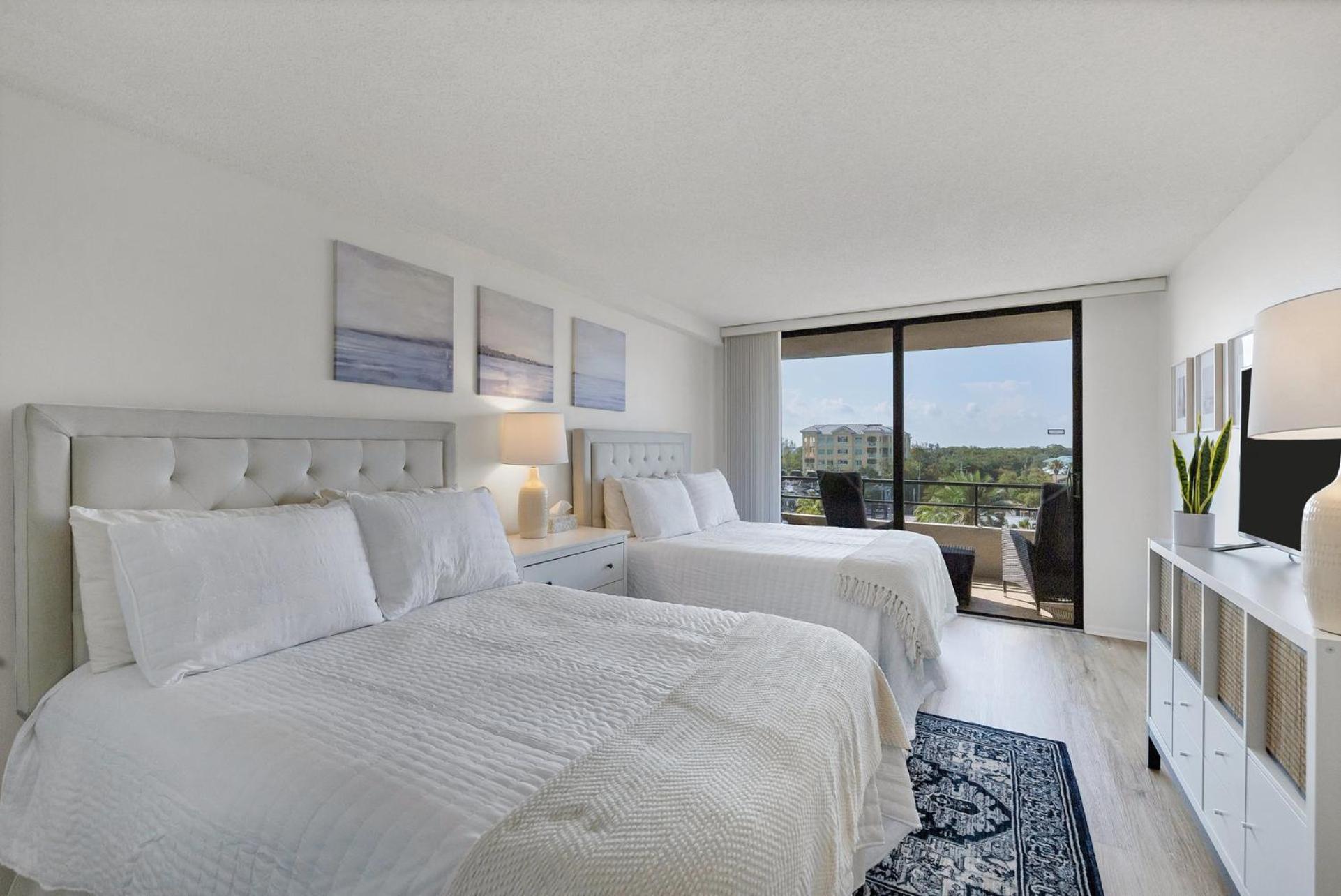 Exclusive 5 Star With Balcony On Sarasota County 1004