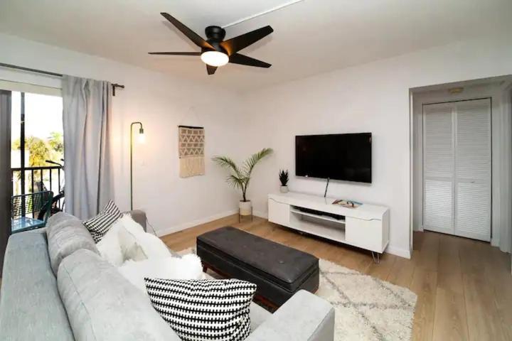 Aparthotel Stroll To Siesta From Serene + Siesta Key