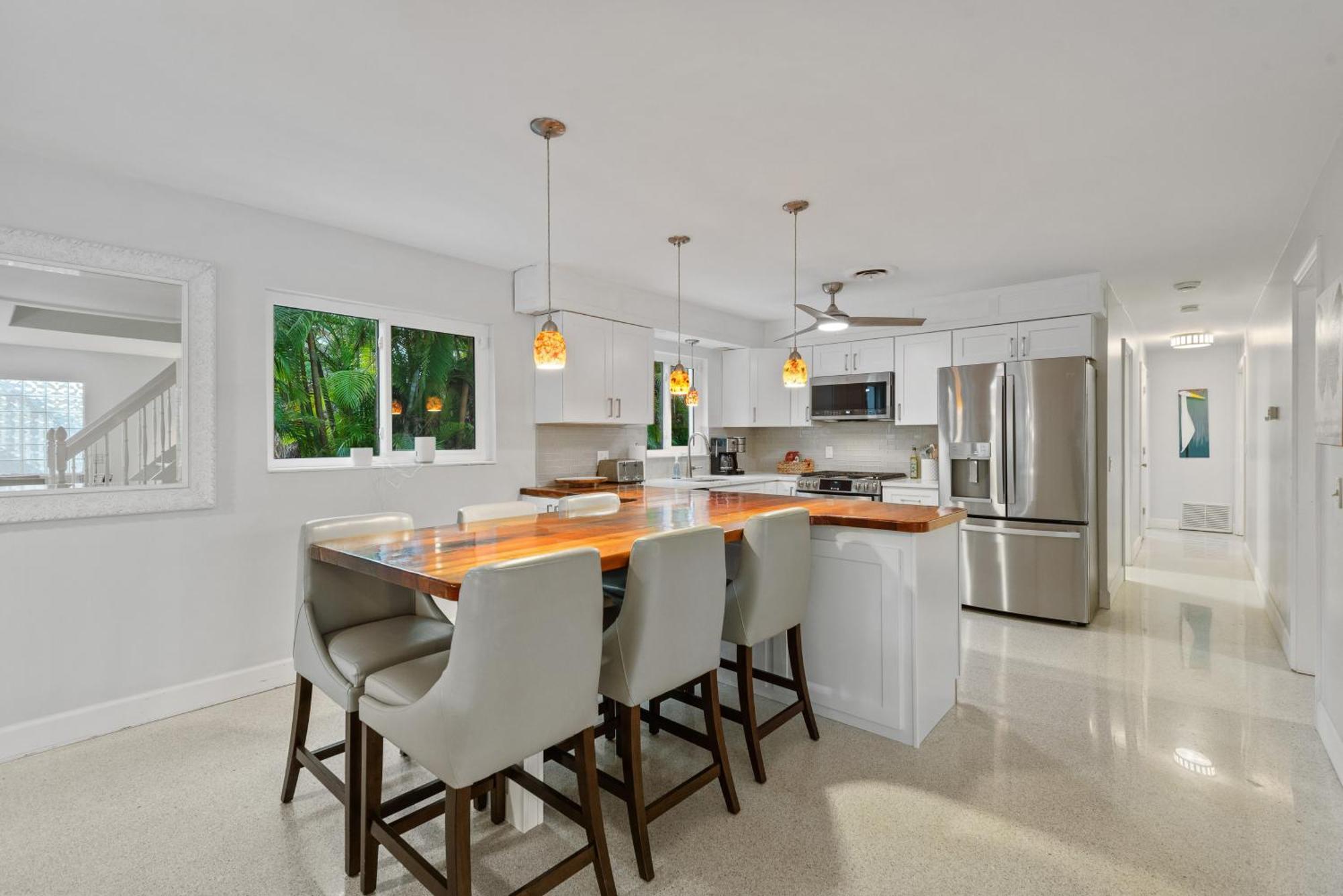 Oasis With Outdoor Pool And Screened Lanai! Holiday home *