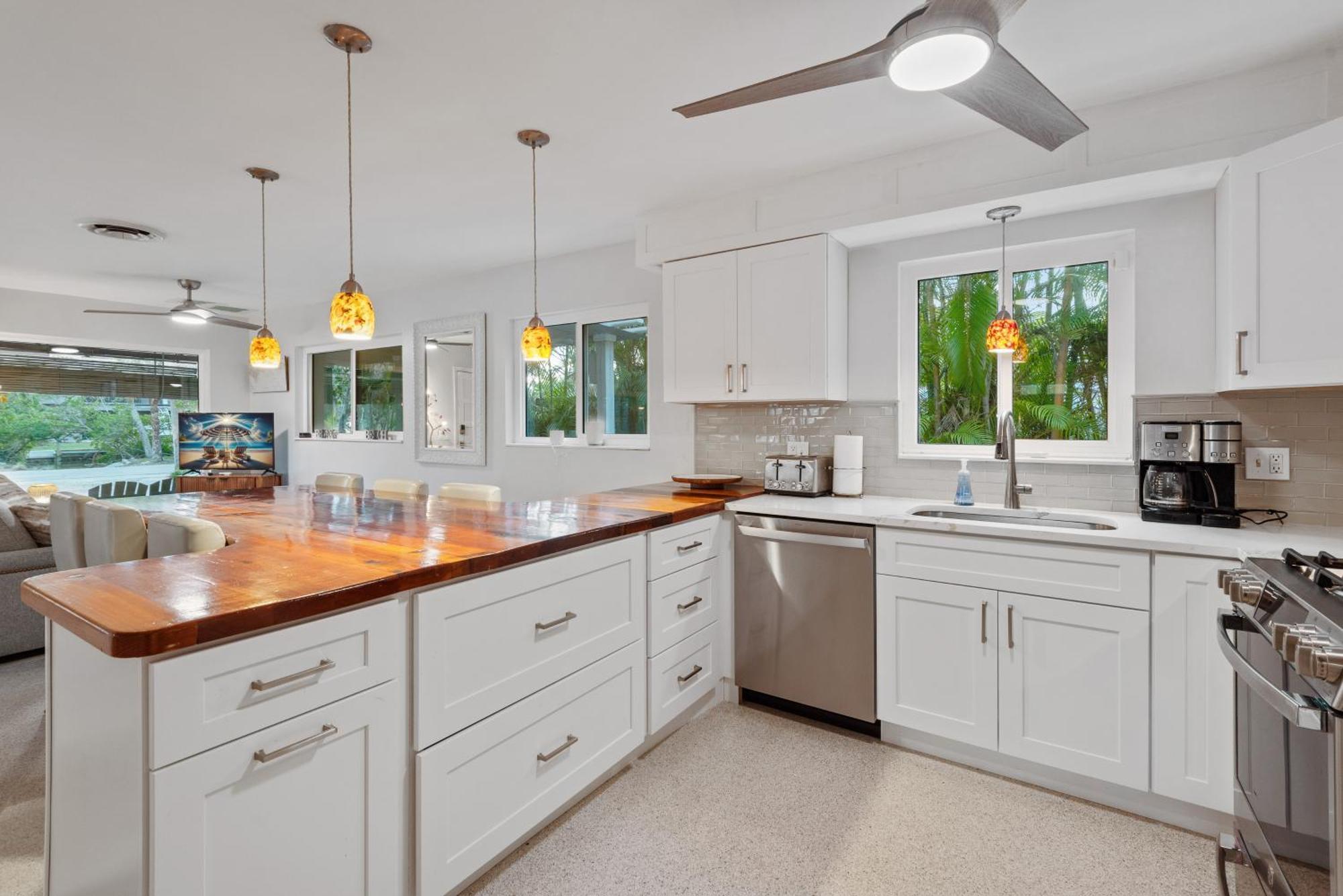 Holiday home Oasis With Outdoor Pool And Screened Lanai! *