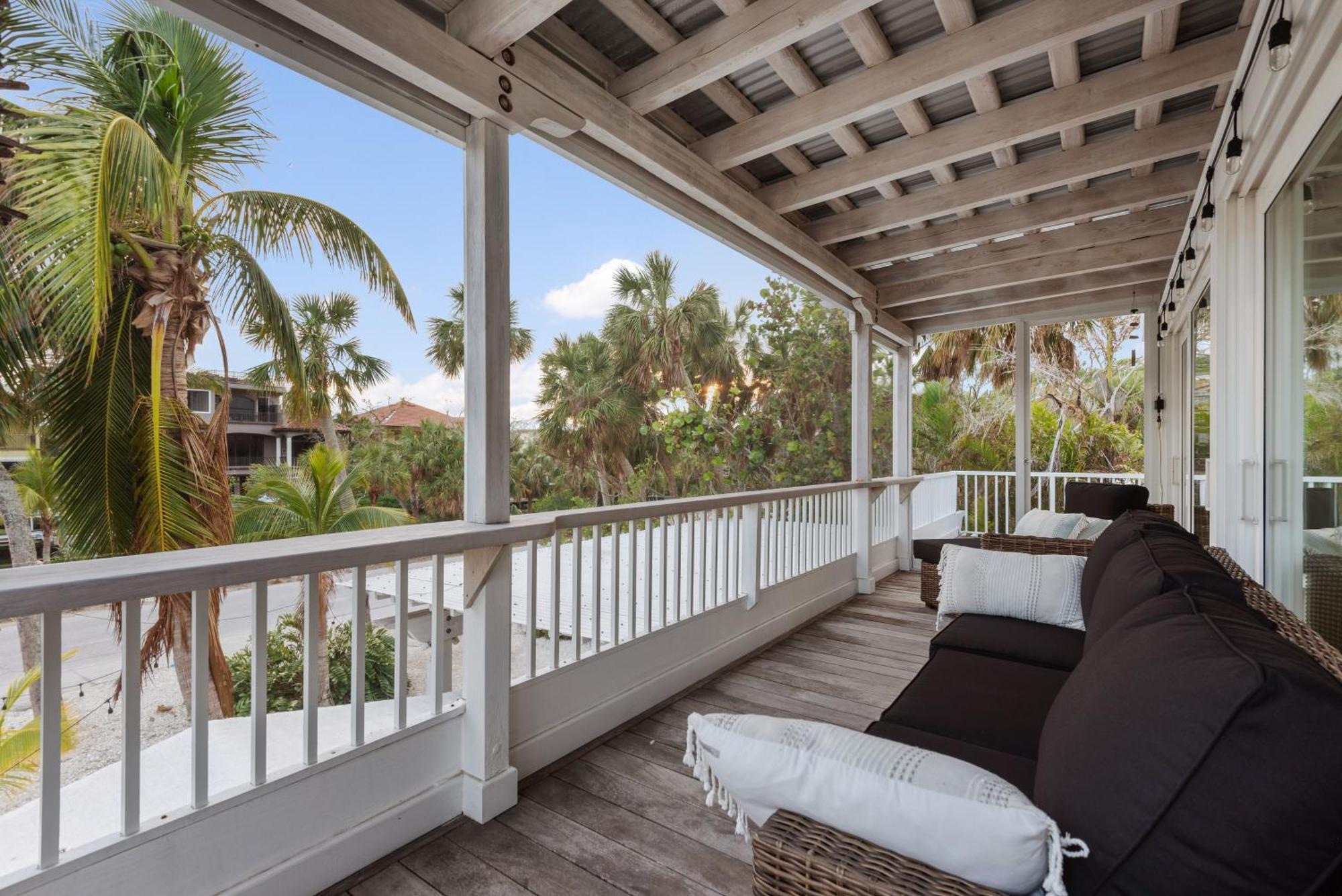 Holiday home Oasis With Outdoor Pool And Screened Lanai! *
