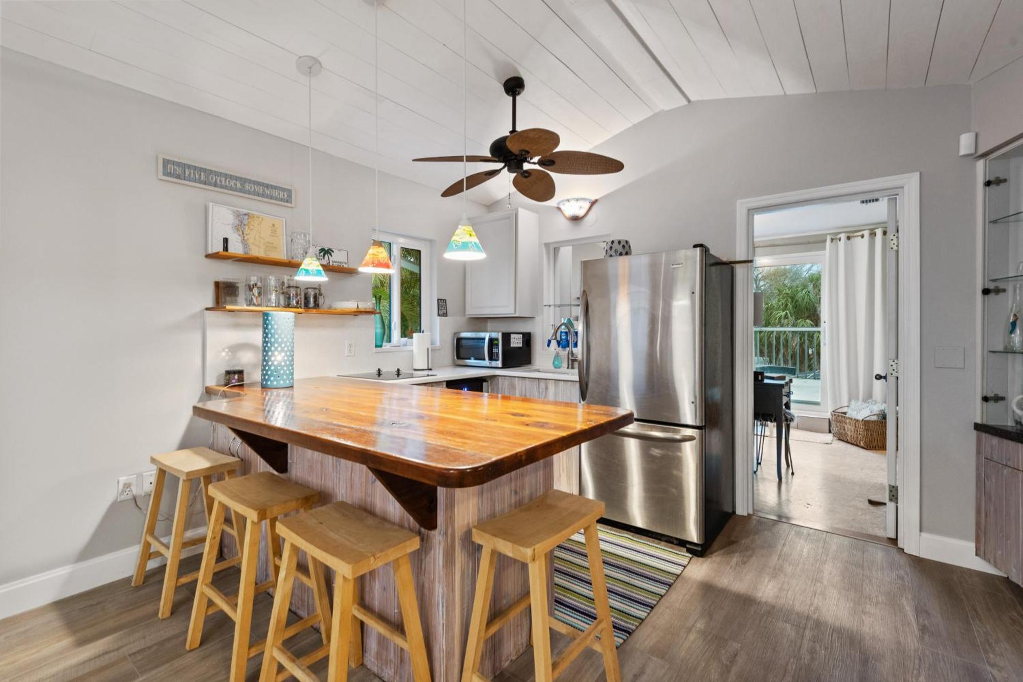 Oasis With Outdoor Pool And Screened Lanai! Holiday home *