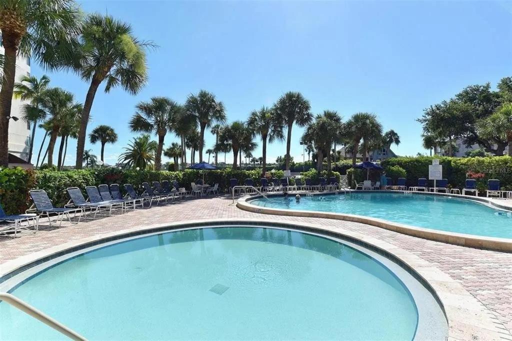 Apartment Catch Of The Day At Harbor Towers On Siesta Key