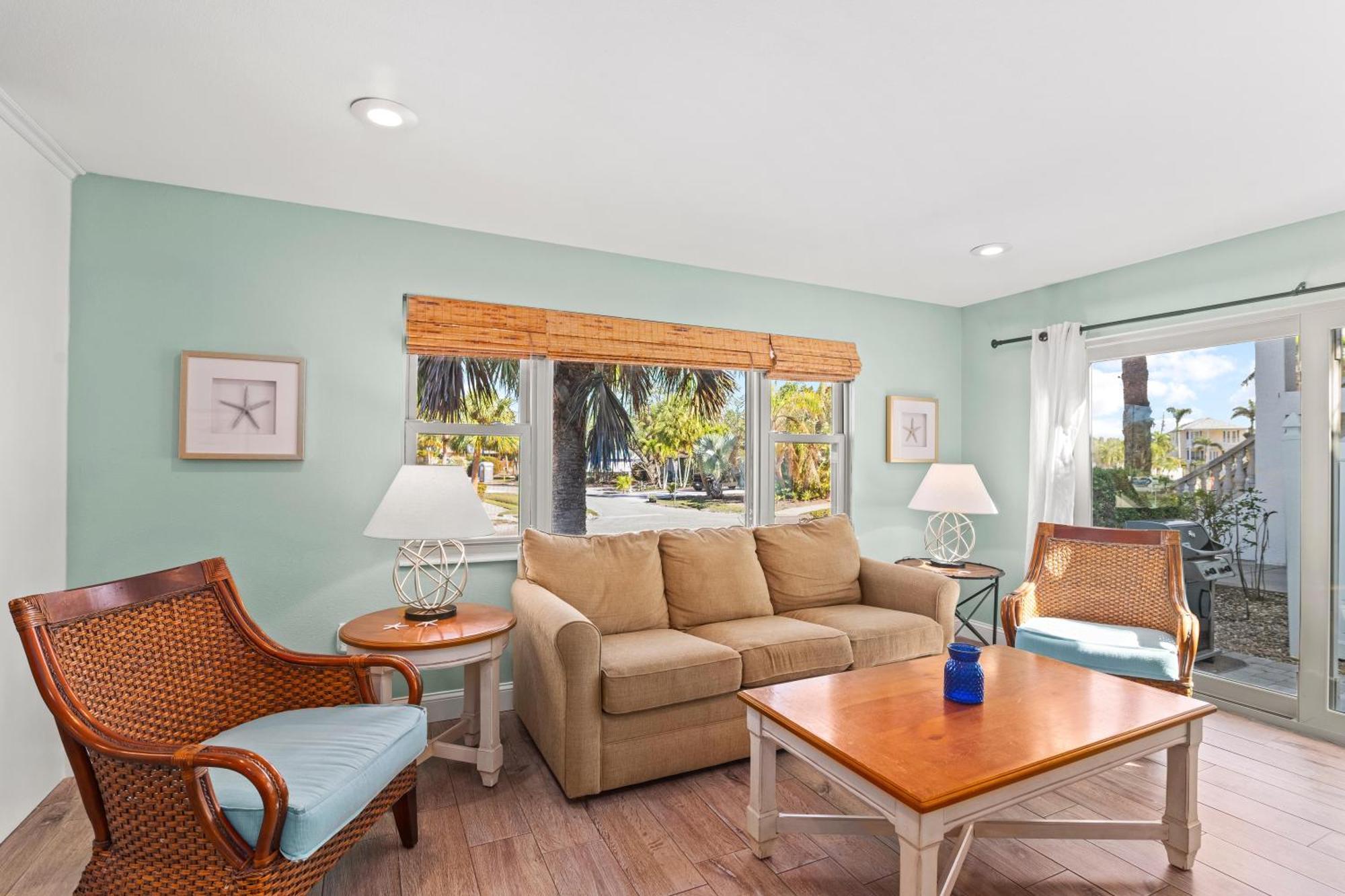 Dollar - 632a Holiday home
