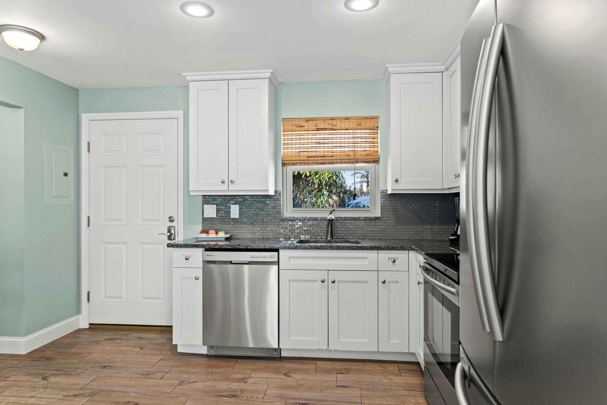 Dollar - 632a Siesta Key