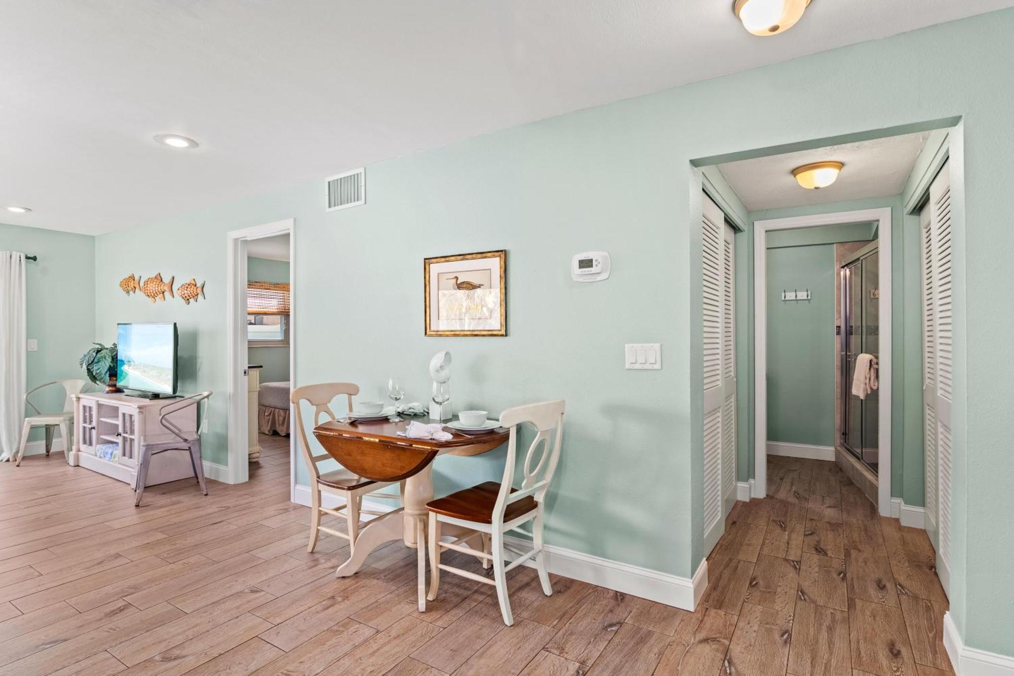 Dollar - 632a Holiday home