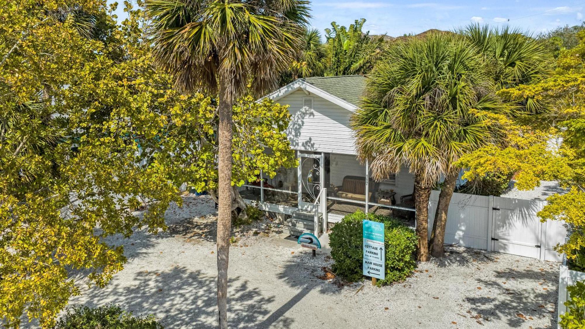 Holiday home Pelicans Place - 117 Siesta Key