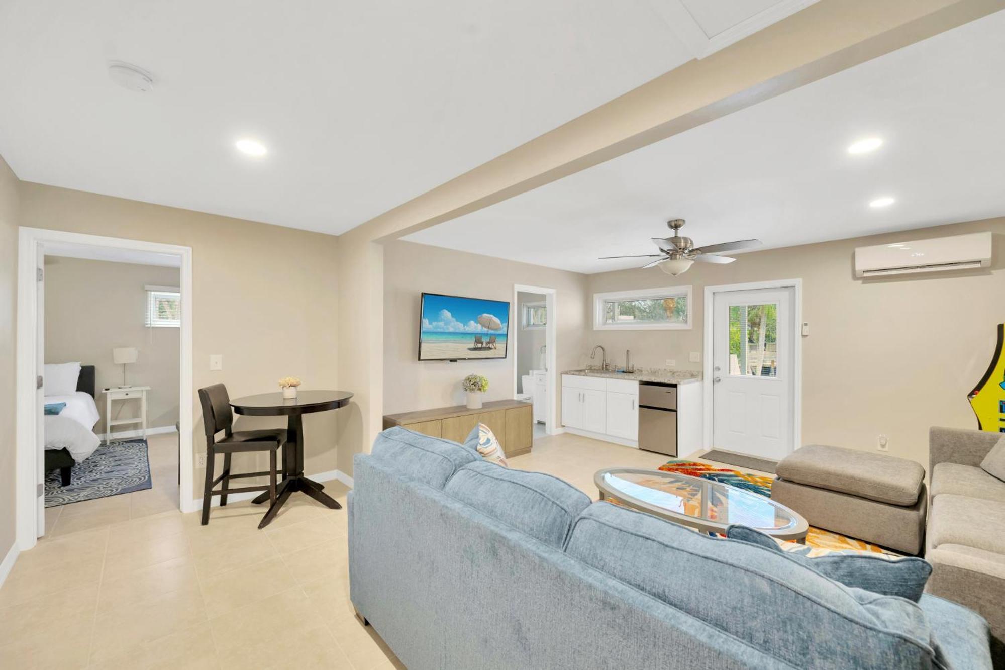 On Key With Pool, Hot Tub, Putting Green, Arcade Games, Bike & Mins To Beach! *