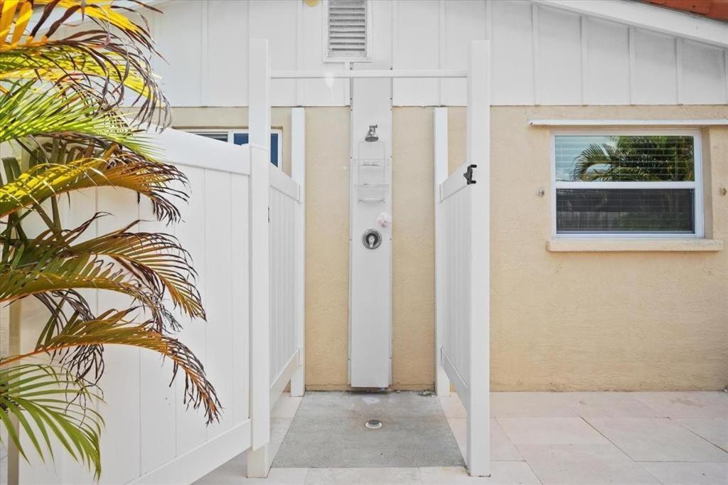 Villa Private Village With Heated Pool & With Private Front Courtyard *
