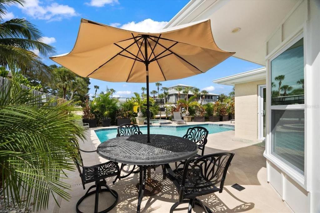 Private Village With Heated Pool & With Private Front Courtyard Villa
