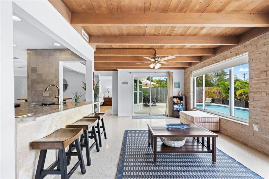 Villa Private Village With Heated Pool & With Private Front Courtyard *