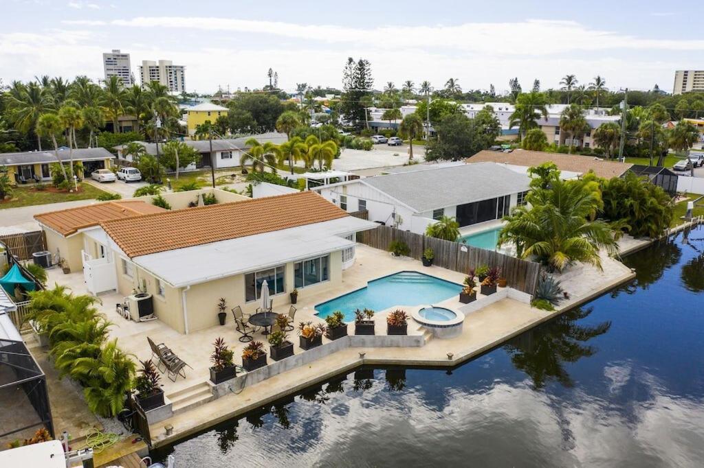 Private Village With Heated Pool & With Private Front Courtyard Siesta Key