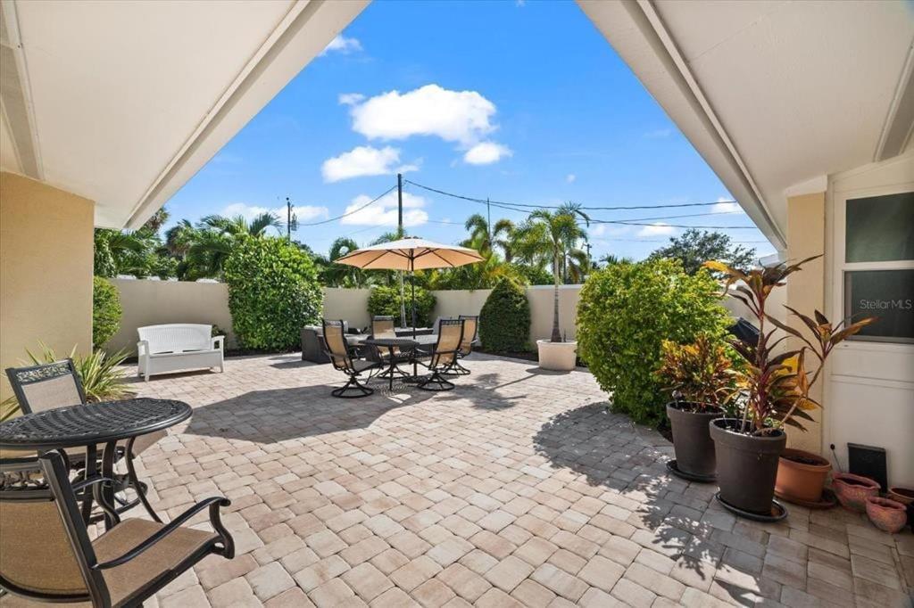 Private Village With Heated Pool & With Private Front Courtyard Villa *