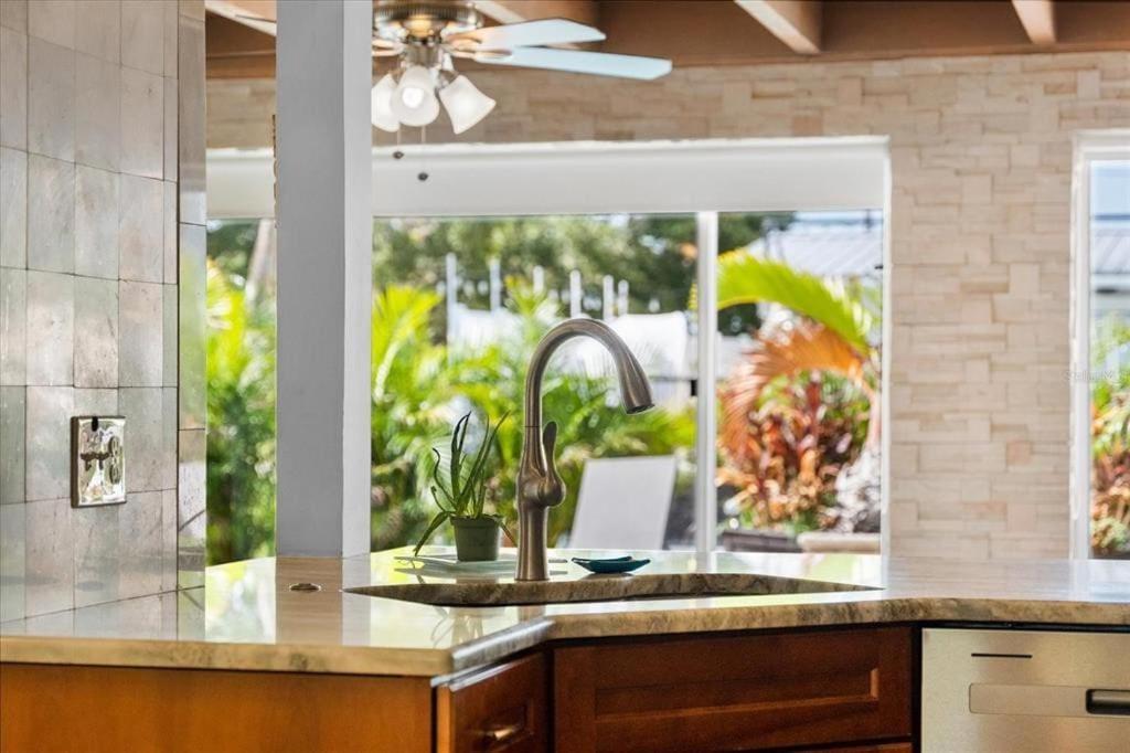 Villa Private Village With Heated Pool & With Private Front Courtyard *