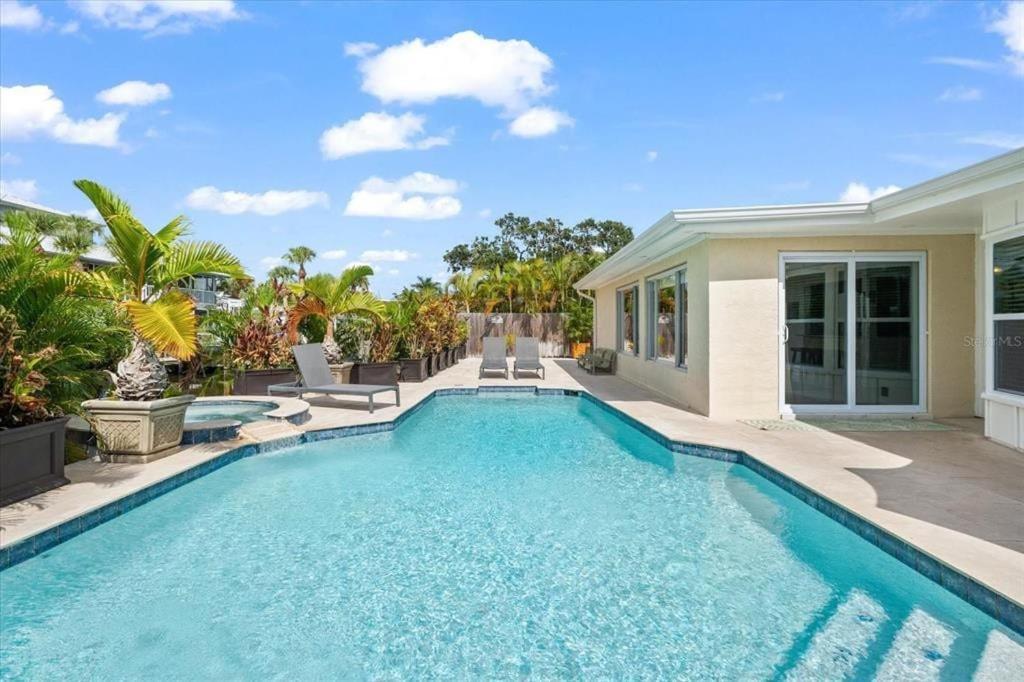 Private Village With Heated Pool & With Private Front Courtyard