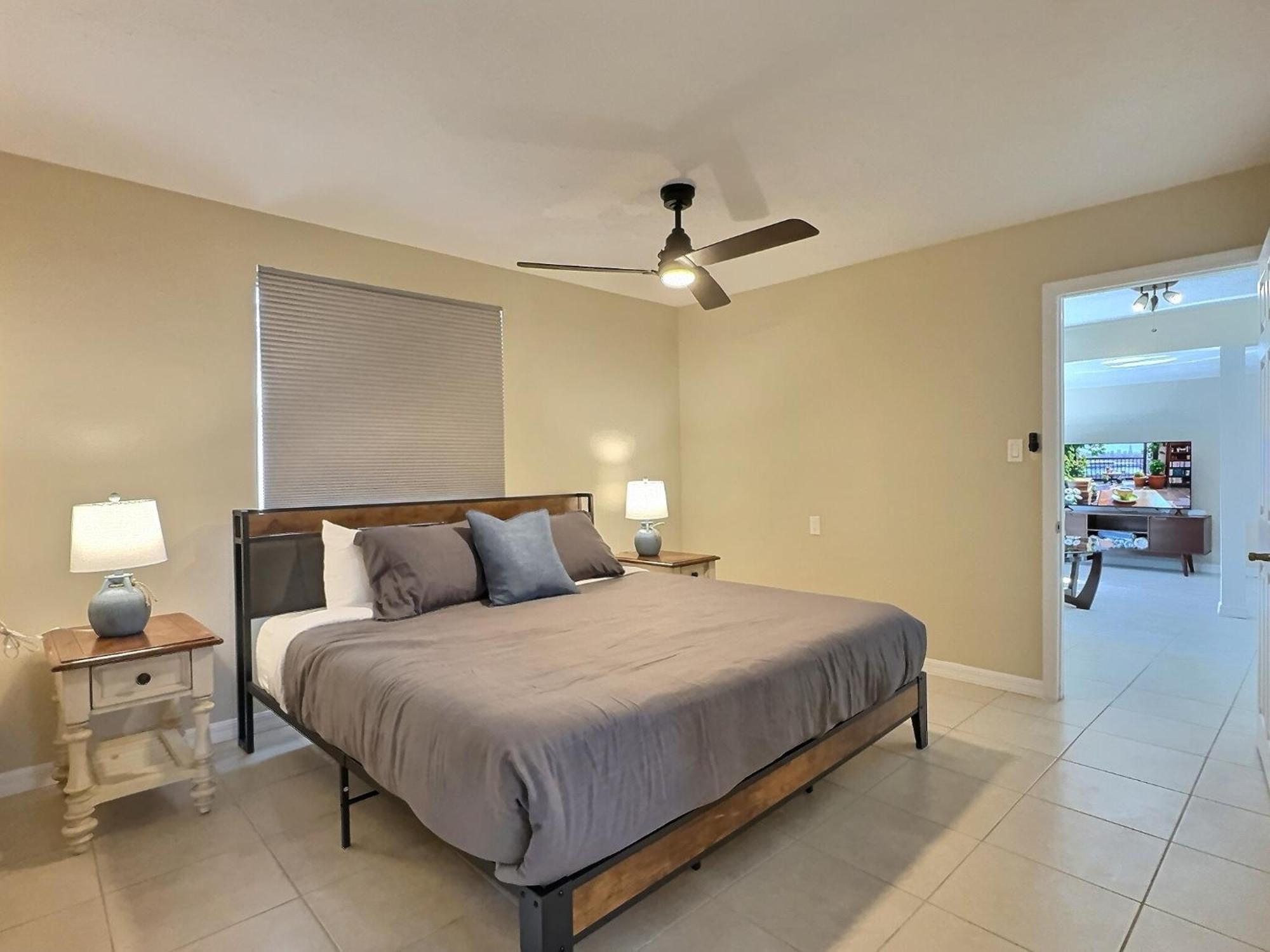 - Tropea 665 #3 * Siesta Key