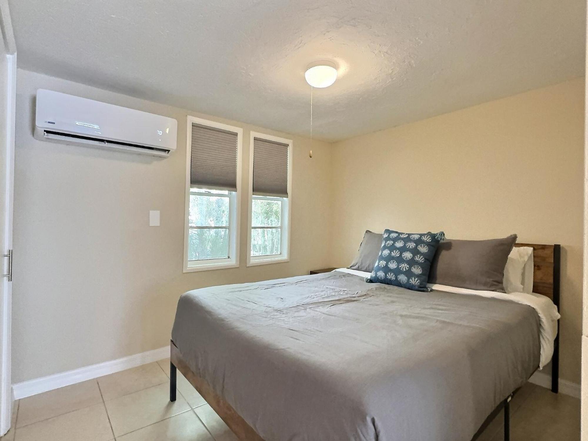 - Bari 665 #2 Siesta Key