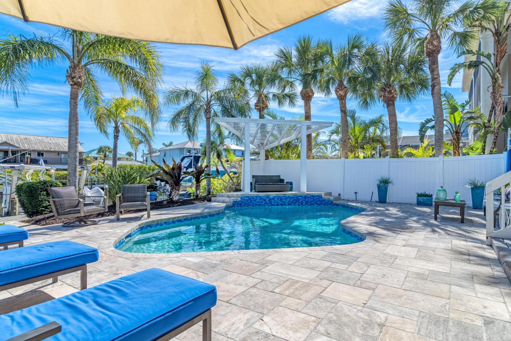 Isla - 86 * Siesta Key