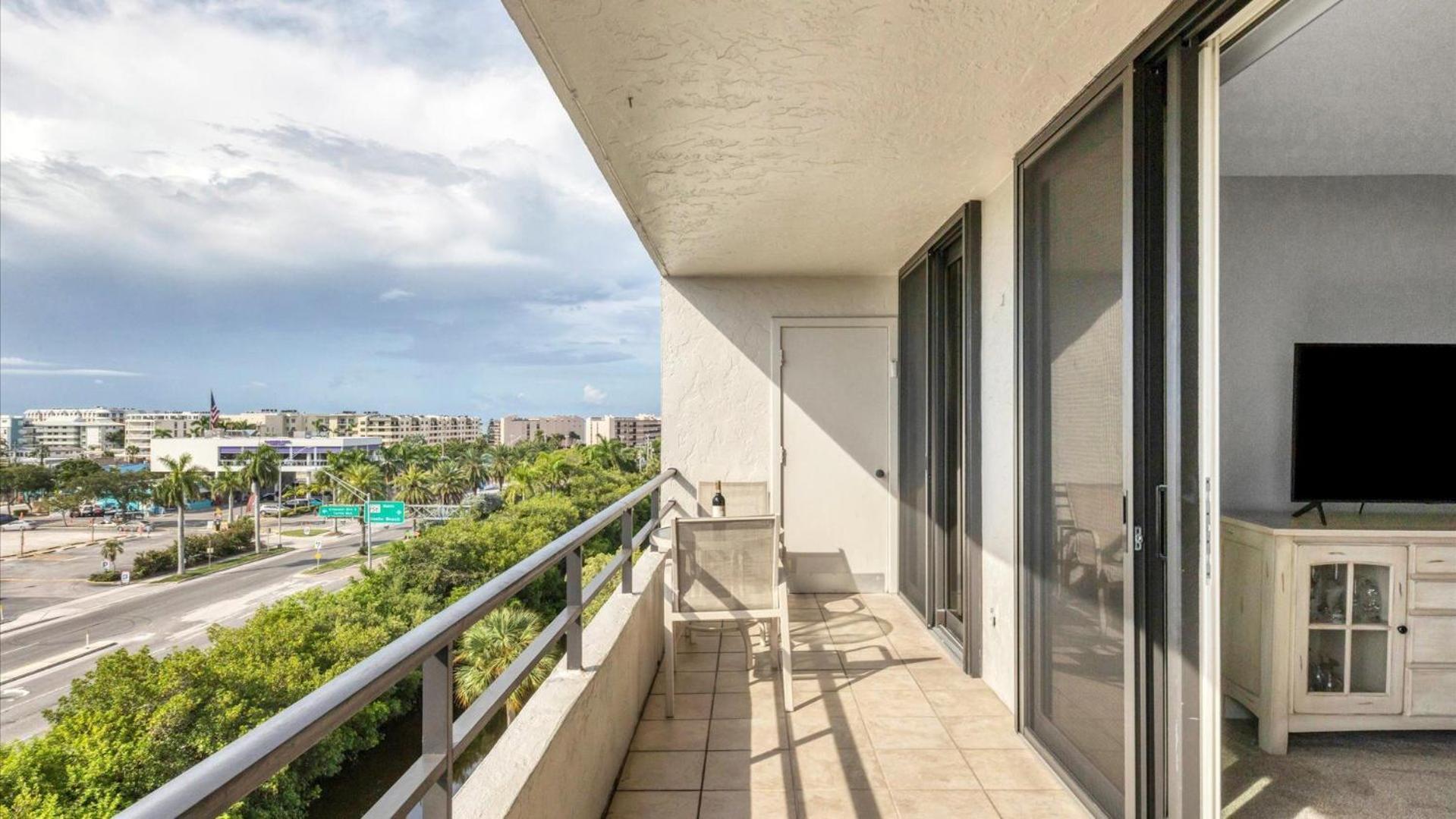 Anchorage 6th Floor 2 Bedroom Access 0890 Holiday home