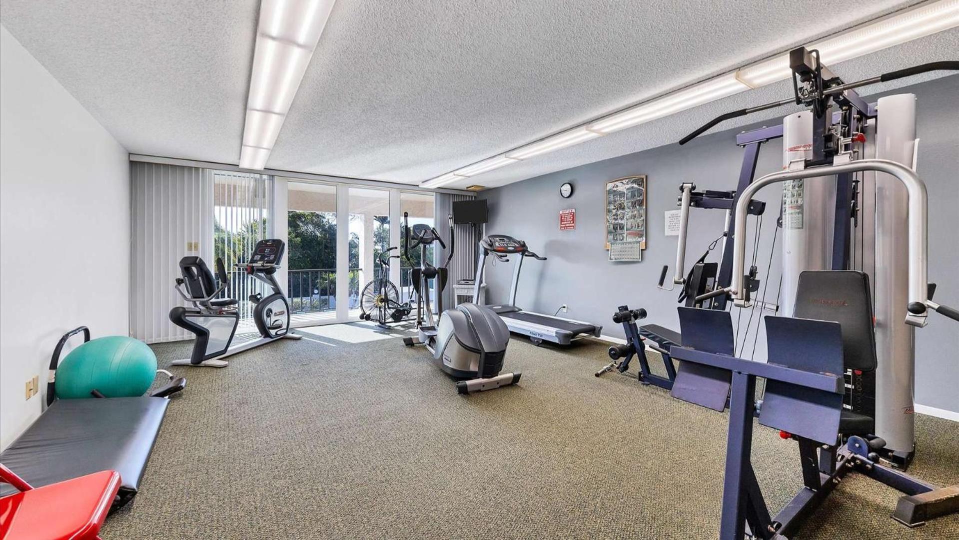 Anchorage 9th Floor 2 Bedroom With Balcony Gulf Views Poolbeach 0895 Siesta Key