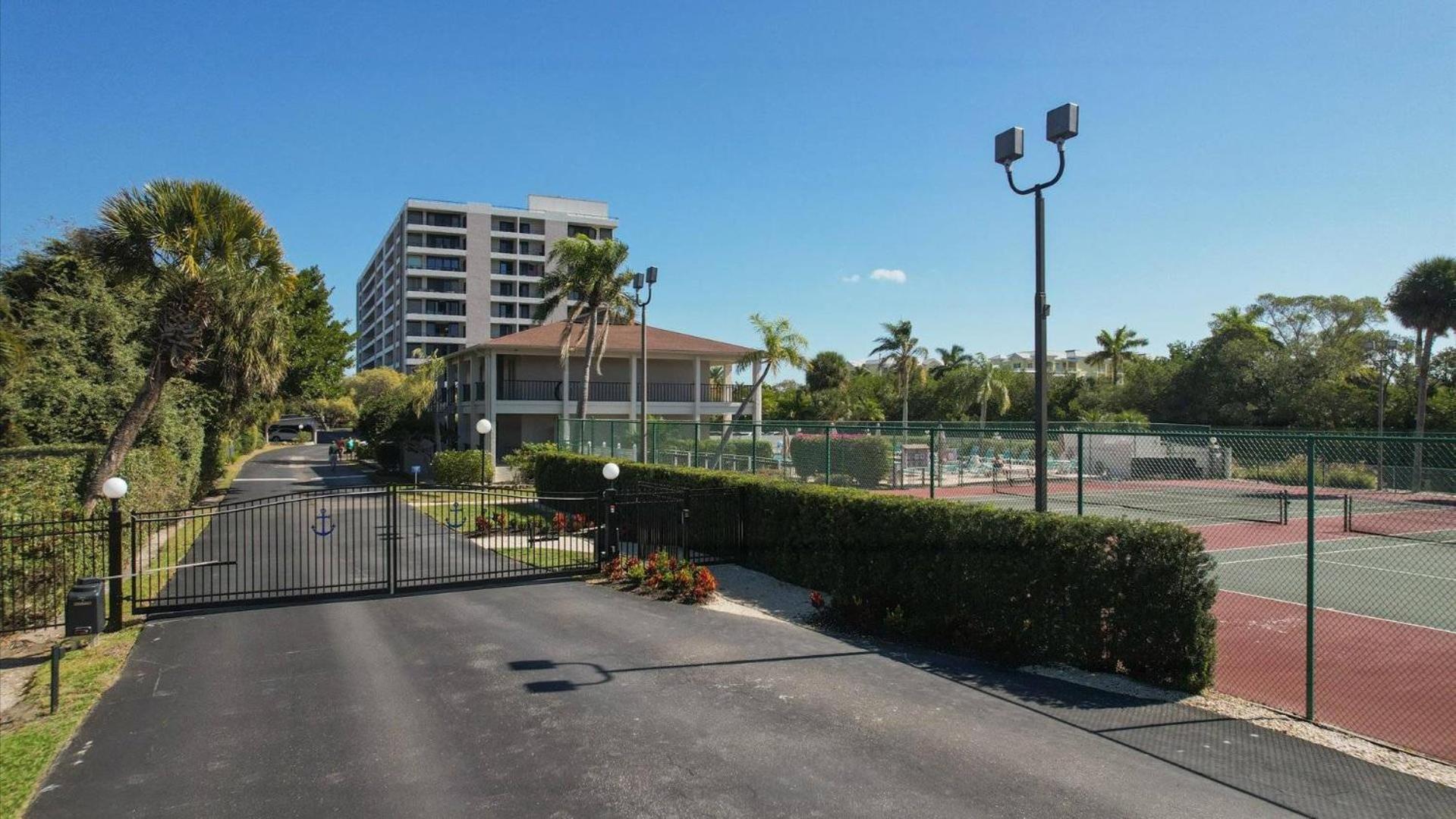 Anchorage 9th Floor 2 Bedroom With Balcony Gulf Views Poolbeach 0895