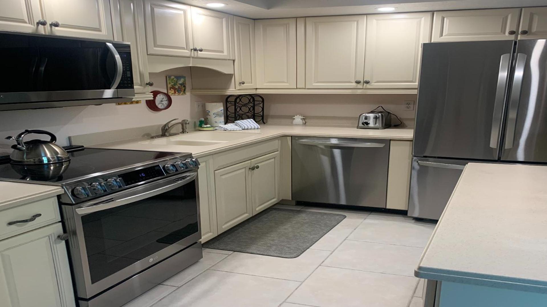 Anchorage 2nd Floor 2 Bedroom Facing Intracoastal Waters 0884