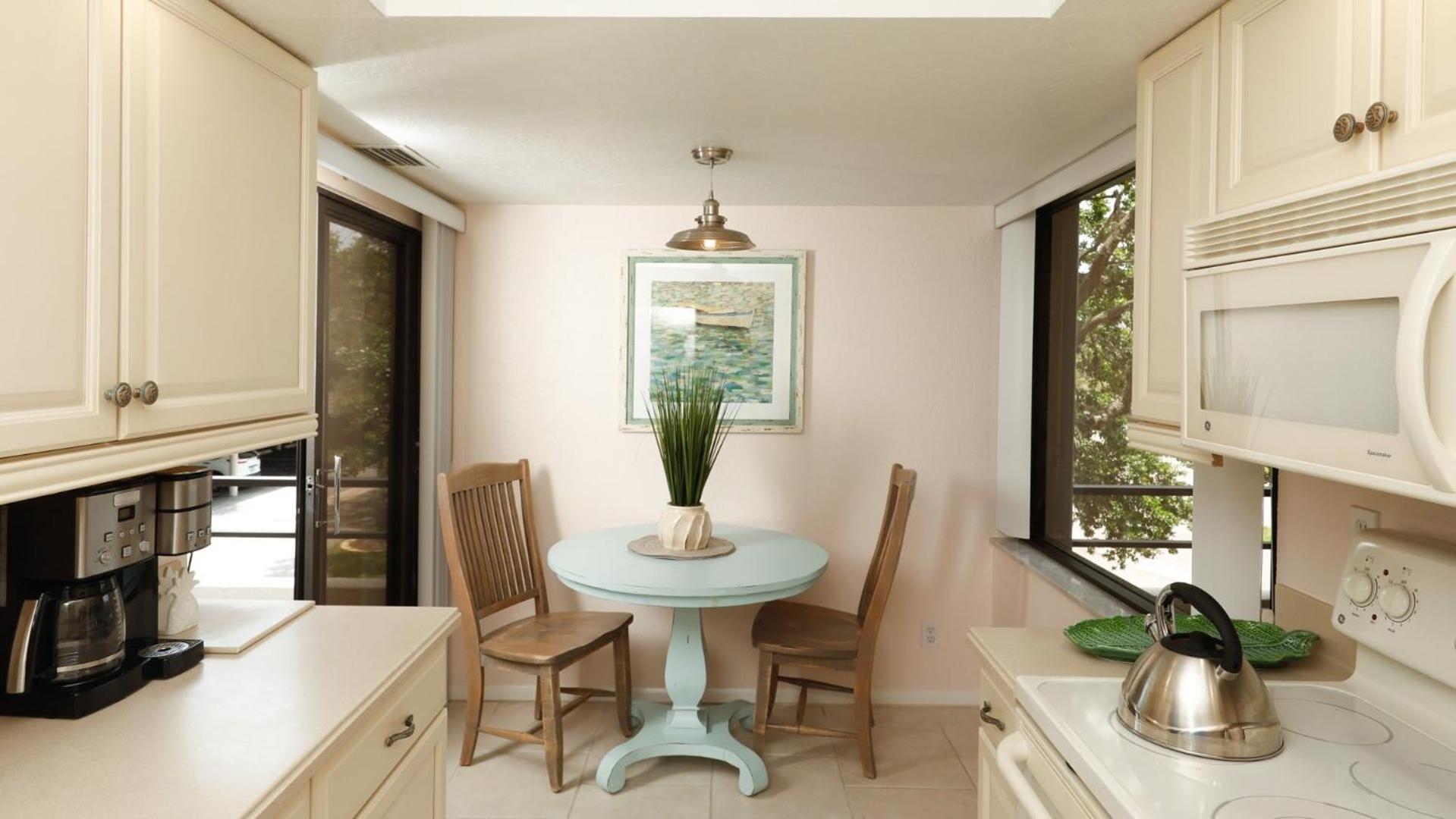 Anchorage 2nd Floor 2 Bedroom Facing Intracoastal Waters 0884 *