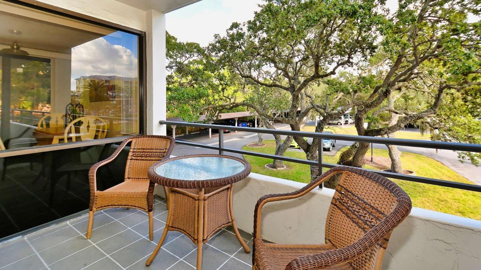 Anchorage 2nd Floor 2 Bedroom Facing Intracoastal Waters 0884 Siesta Key