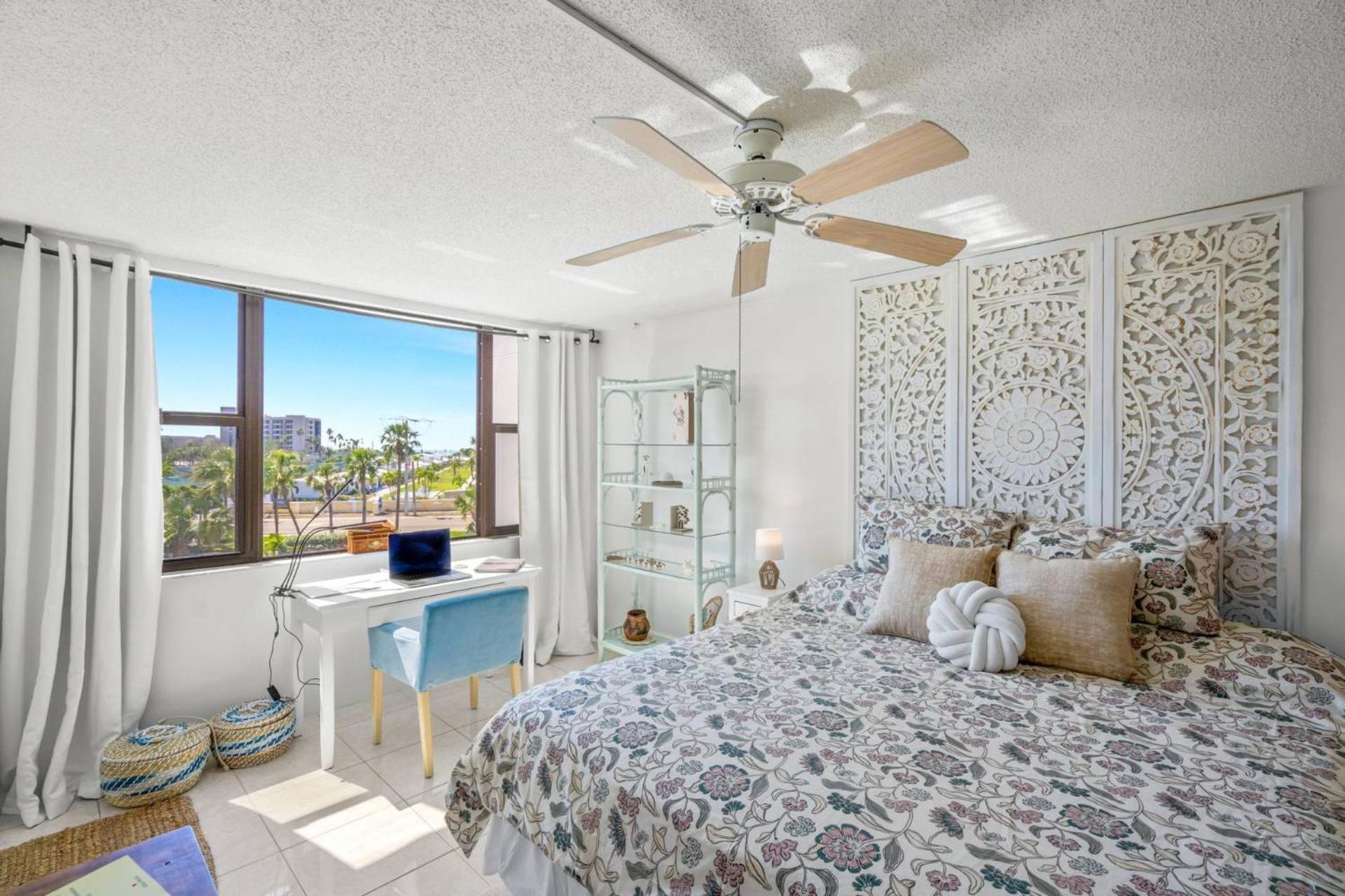 Harbor Towers Ocean View Escape Holiday home *