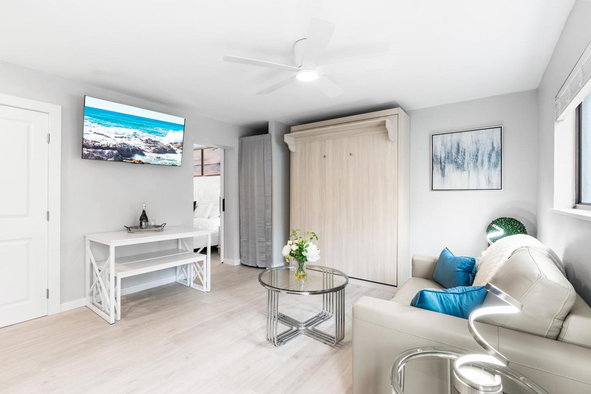 Road Condo, Patio, Village And Walkable