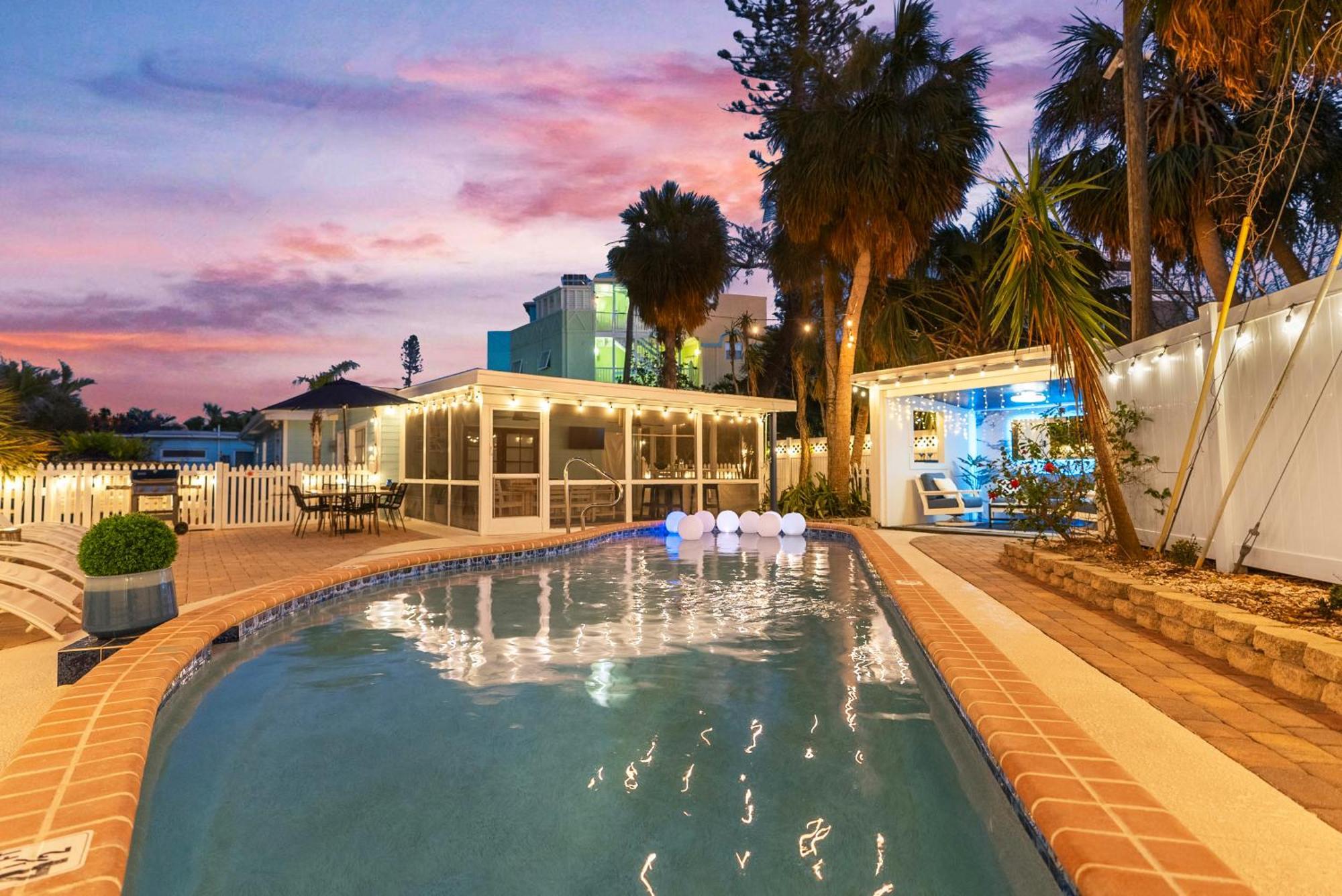Holiday home Exclusive Oasis, Private Pool, Village And Walkable