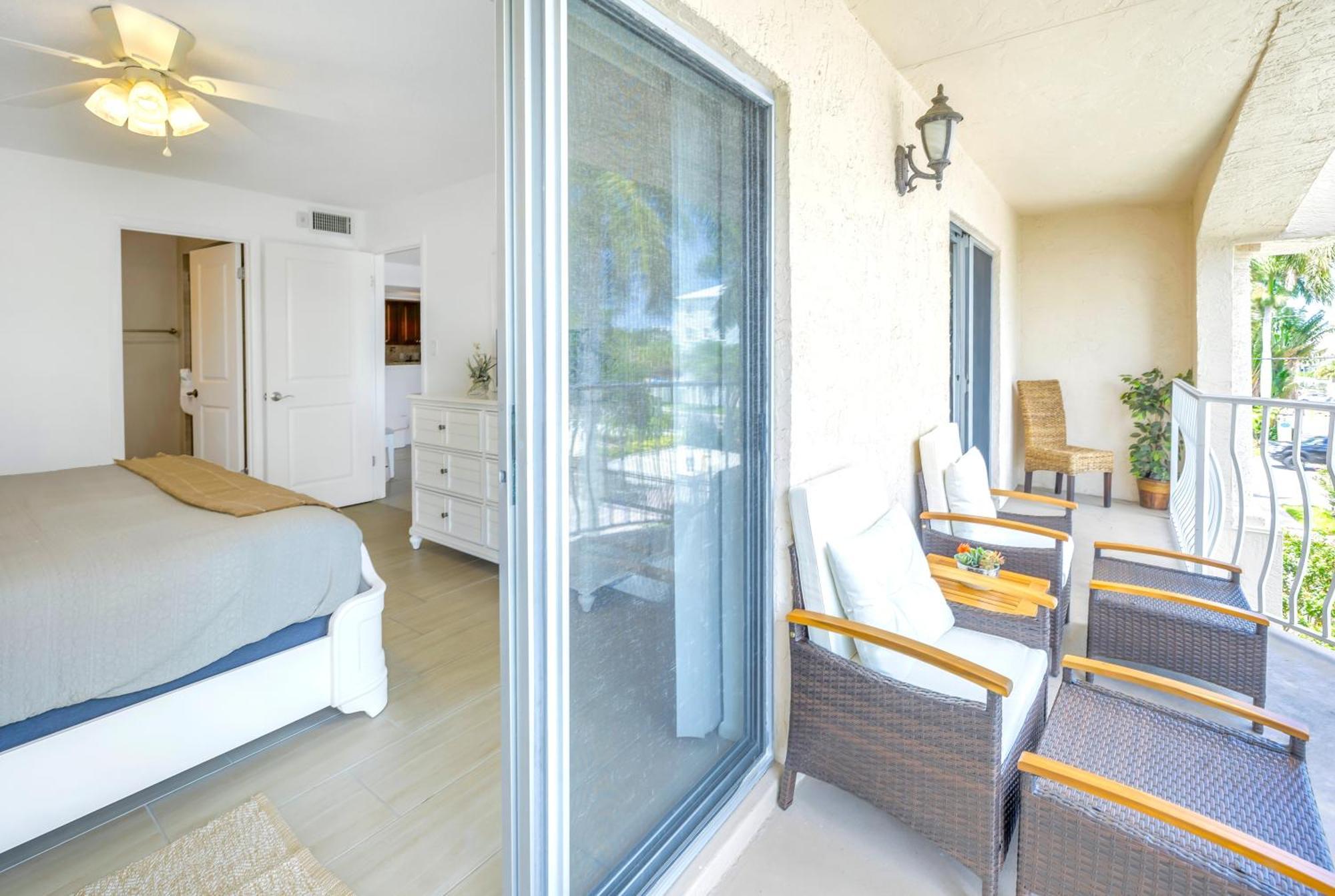 Apartment New Listing! Bayside Unit, Balcony, Private Beach!
