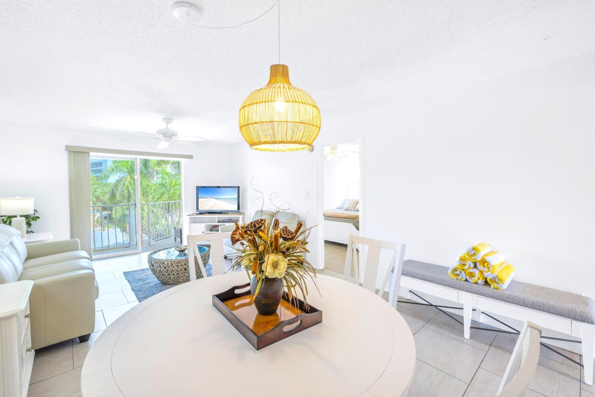Apartment New Listing! Bayside Unit, Balcony, Private Beach! *