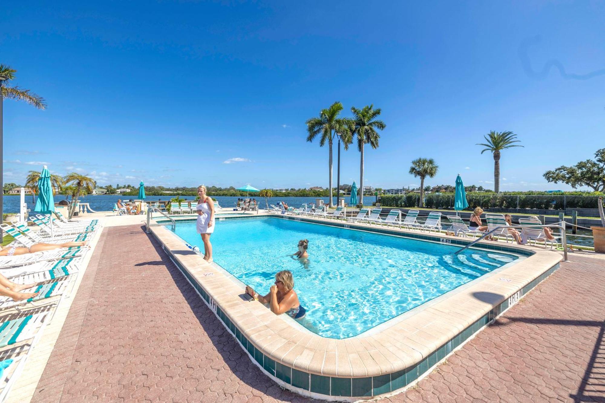 New Listing! Bayside Unit, Balcony, Private Beach! Apartment Siesta Key