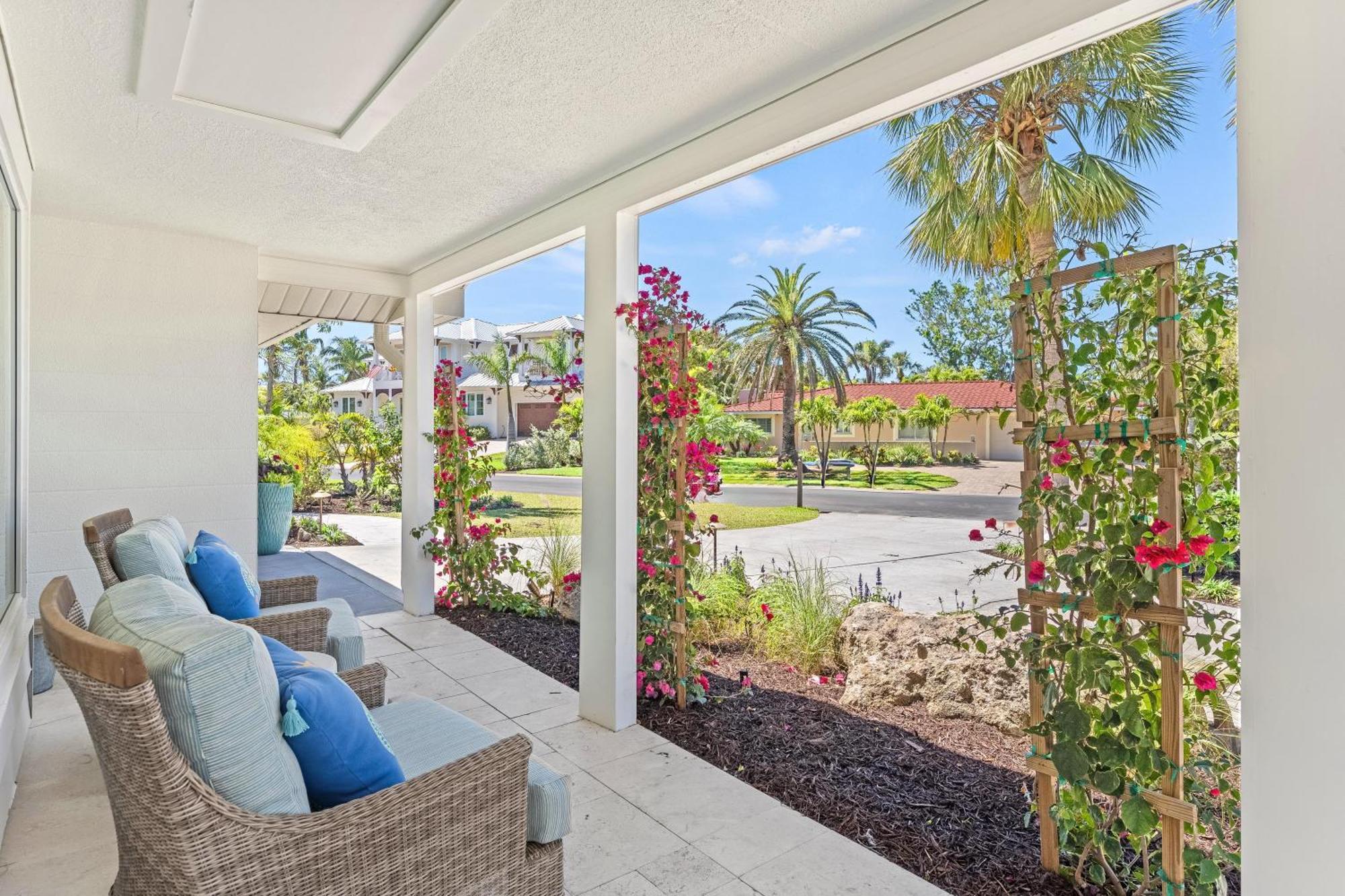 Palm - 5533 Siesta Key