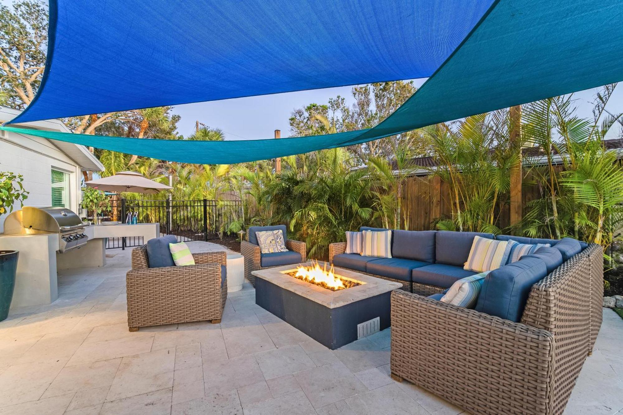 Palm - 5533 Siesta Key