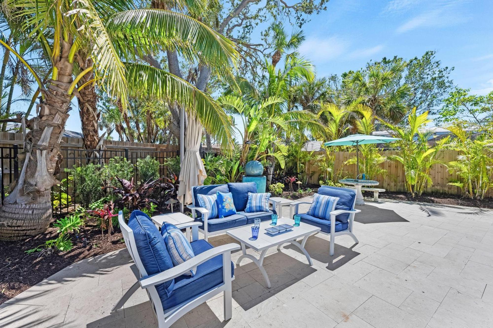 Palm - 5533 * Siesta Key