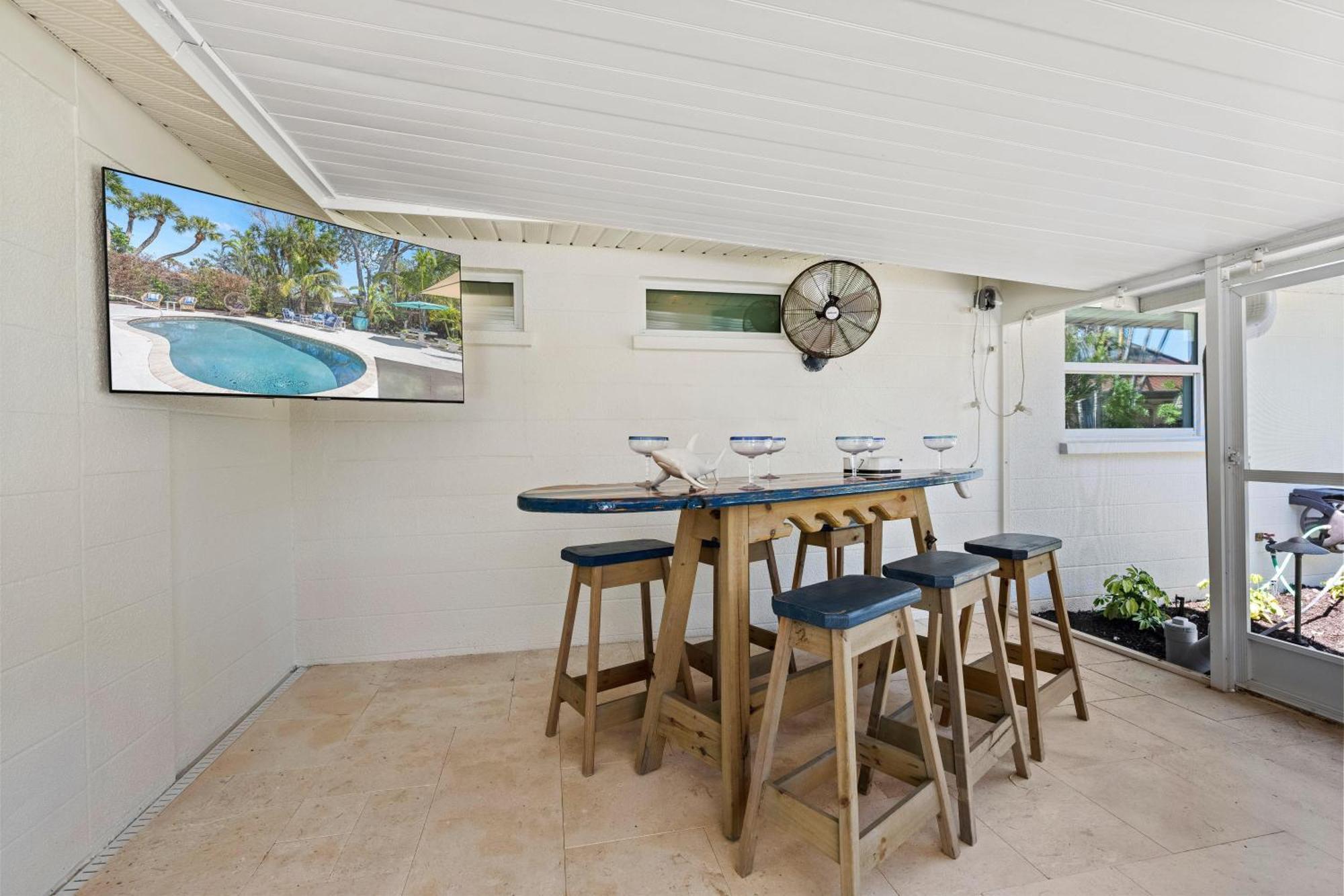 Palm - 5533 Siesta Key