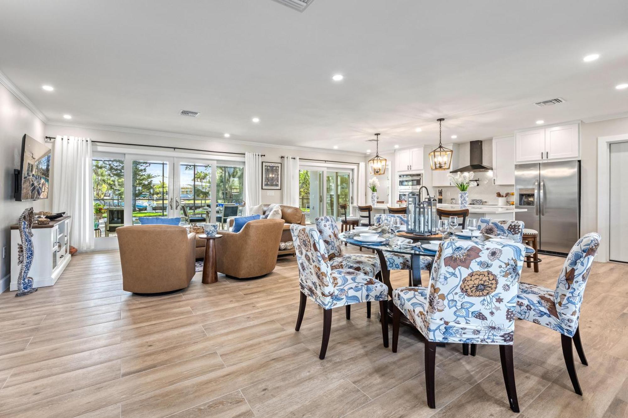 Waters Edge - 5049 Siesta Key