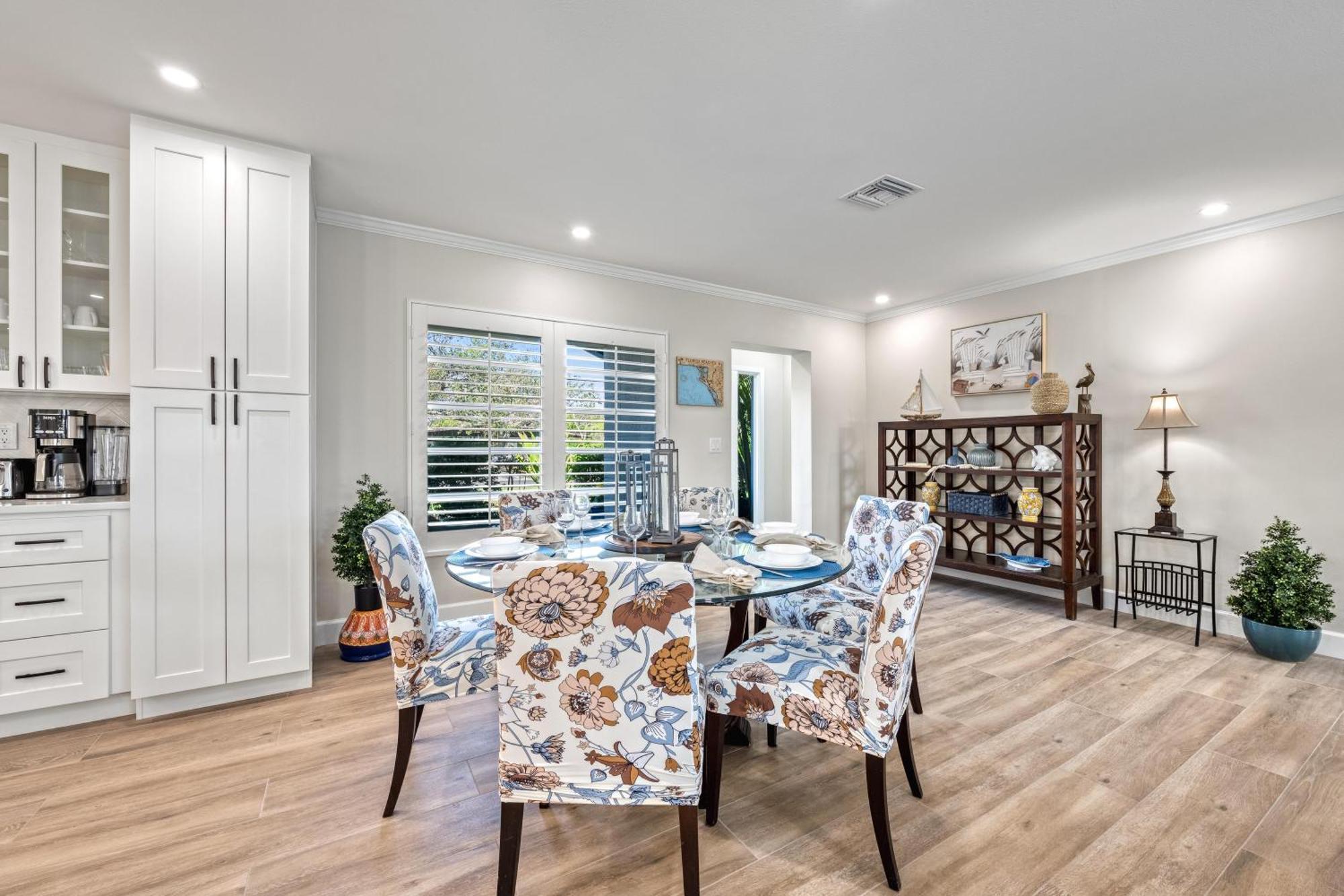 Waters Edge - 5049 Siesta Key