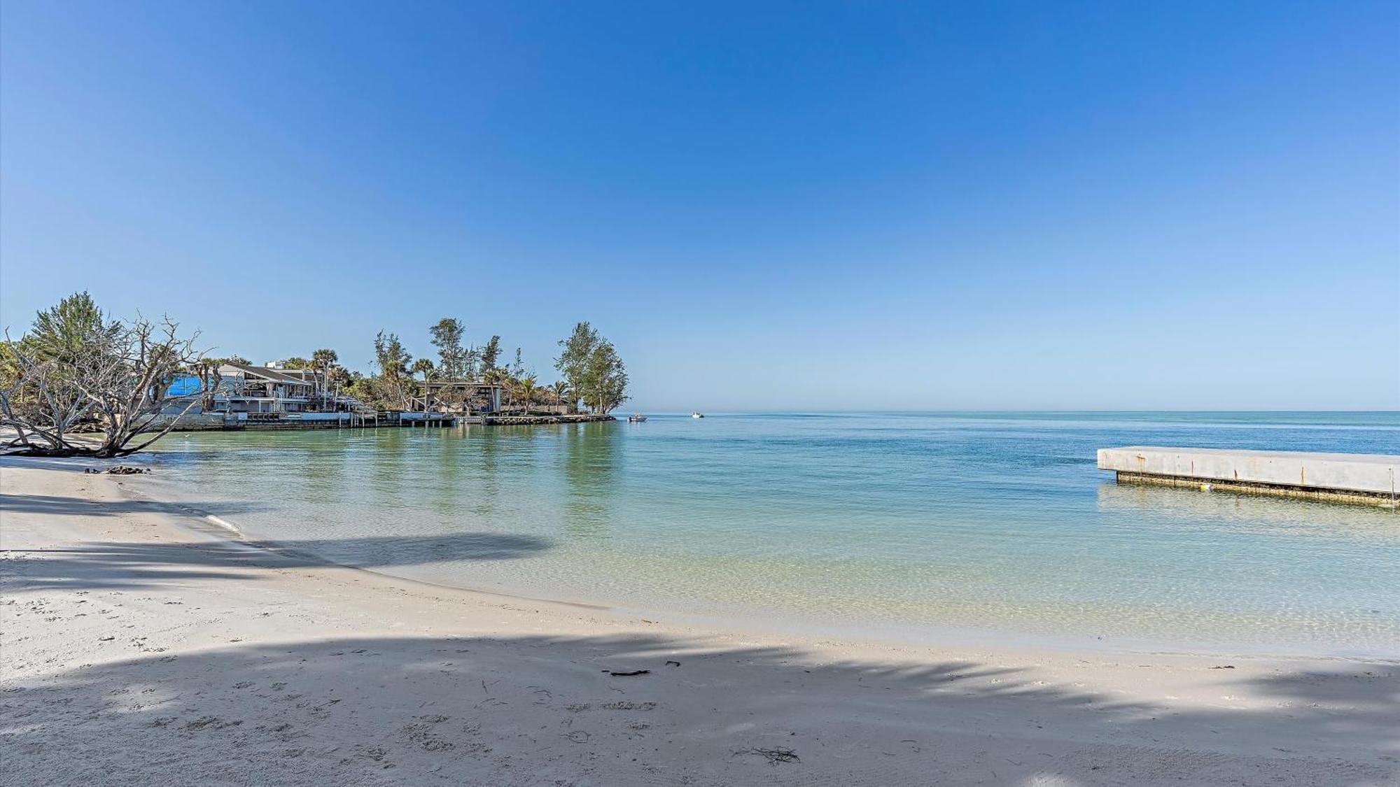 Sandy Cove Oasis Siesta Key