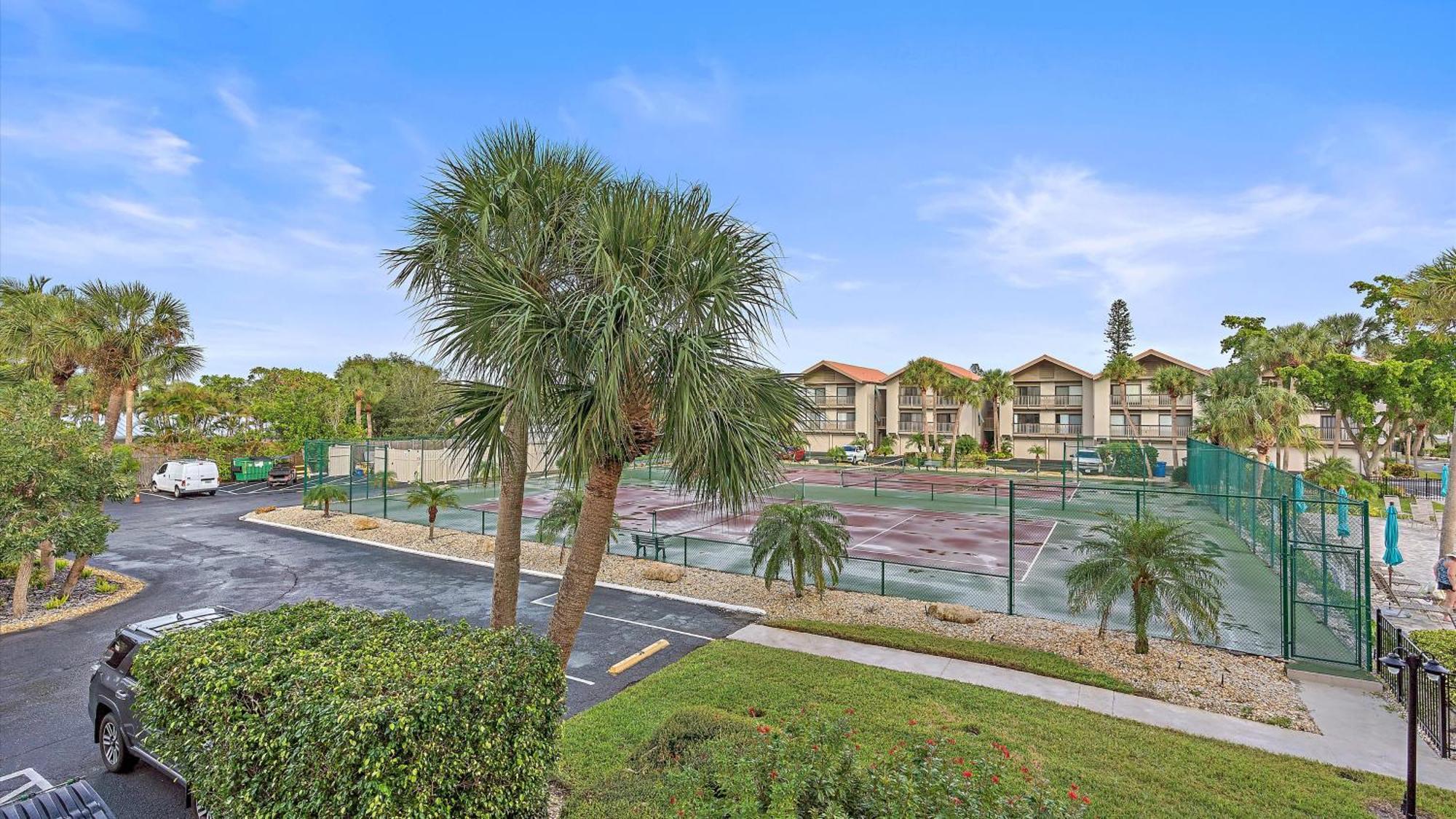 Hawk's Sea Nest Apartment Siesta Key