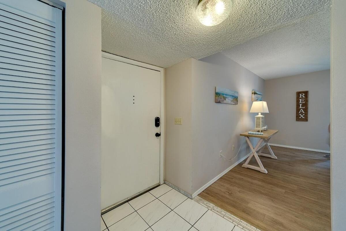 - 2 Bedroom - 3 Beds - 3 Bathroom Duplex With Heated Swimming Pool