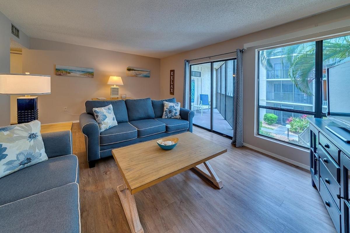 - 2 Bedroom - 3 Beds - 3 Bathroom Duplex With Heated Swimming Pool Apartment