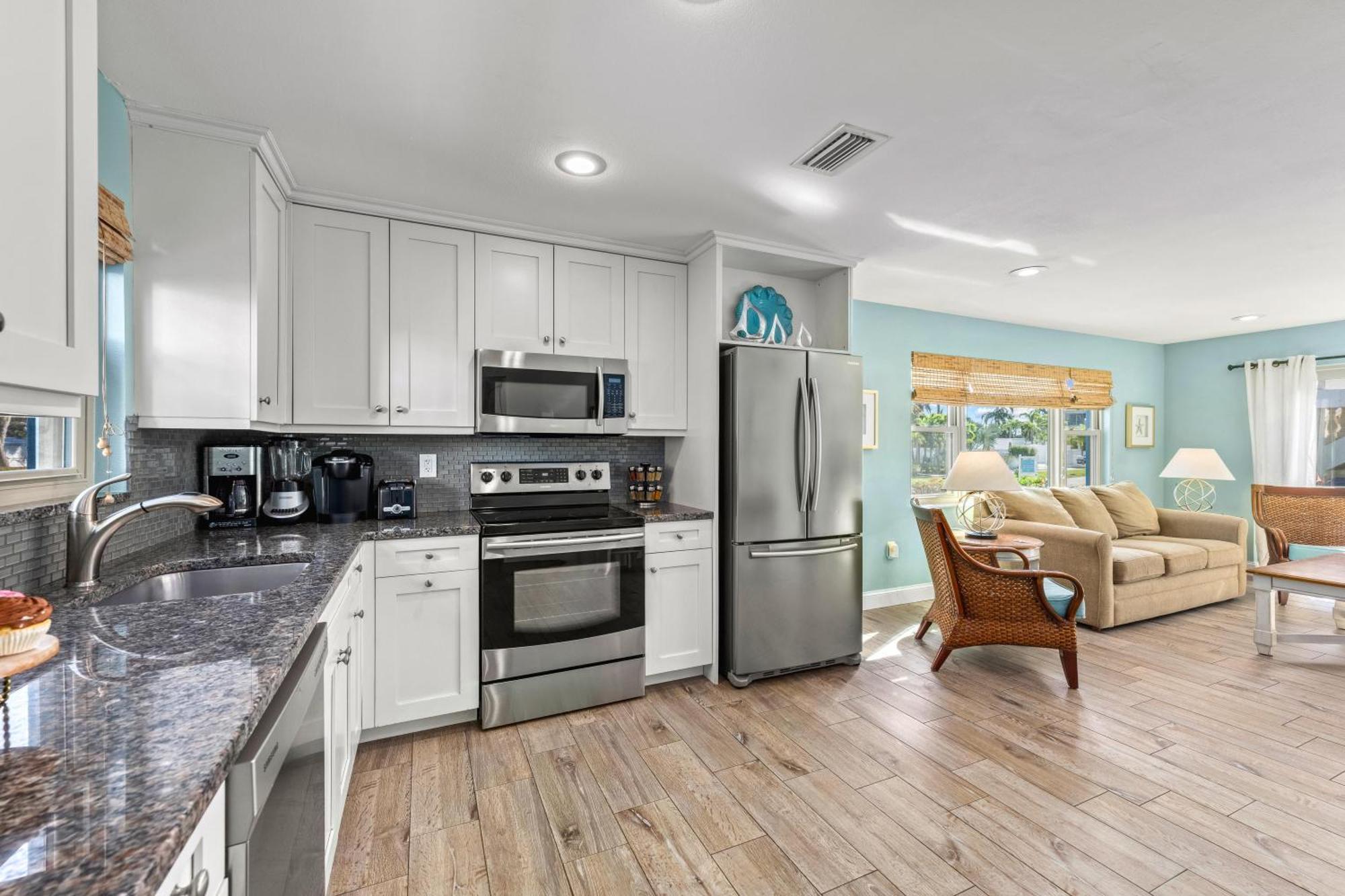 Dollar - 632a Siesta Key