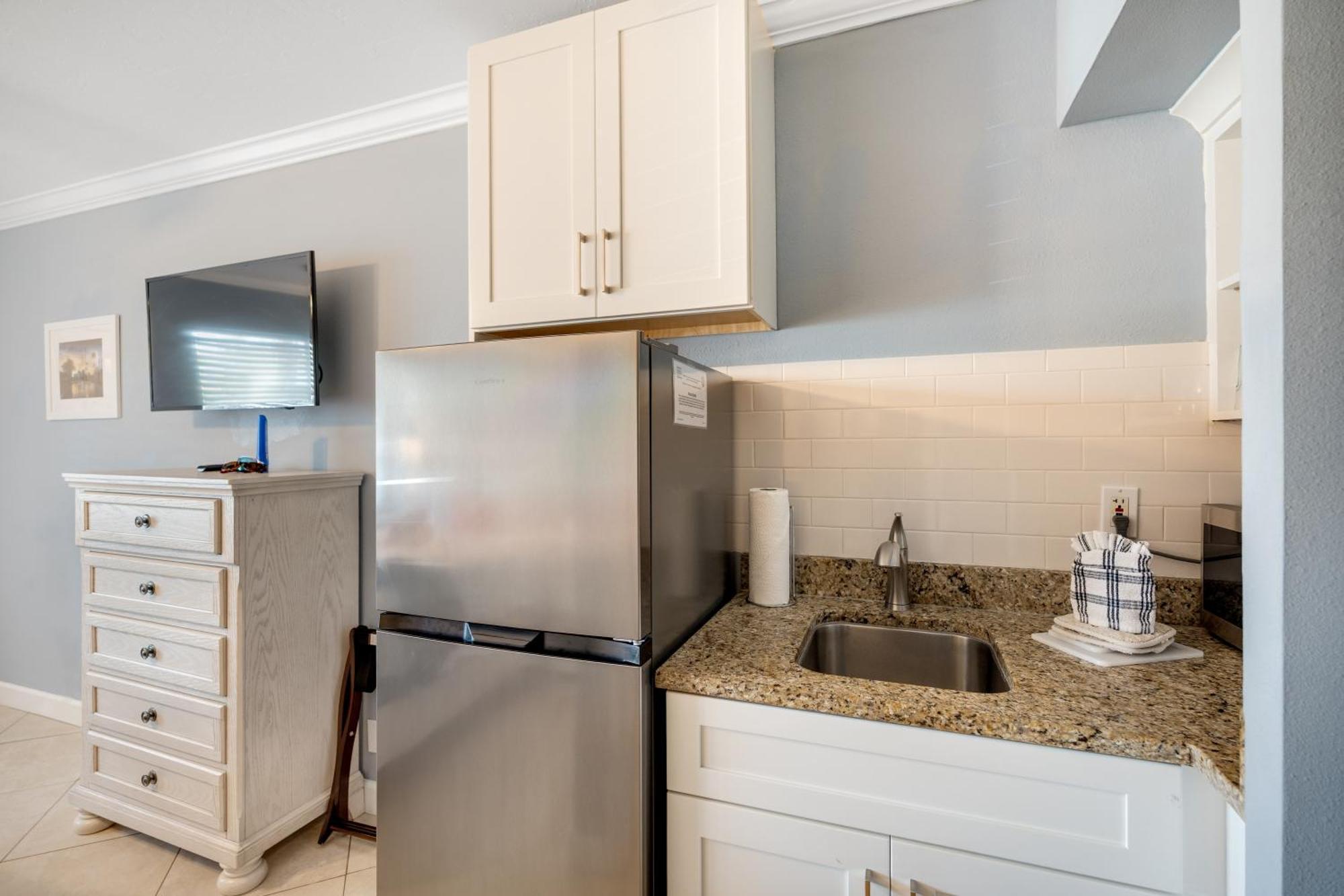 Tropical - Sarasota Resort Siesta Key