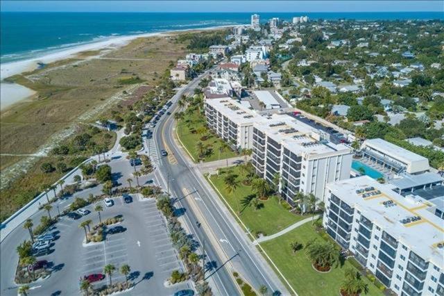 Holiday home Crescent Royale 515