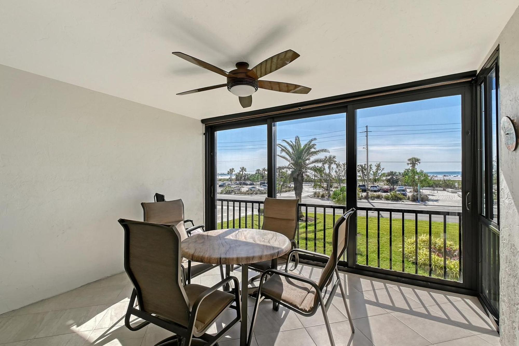 Holiday home Crescent Royale 210 *