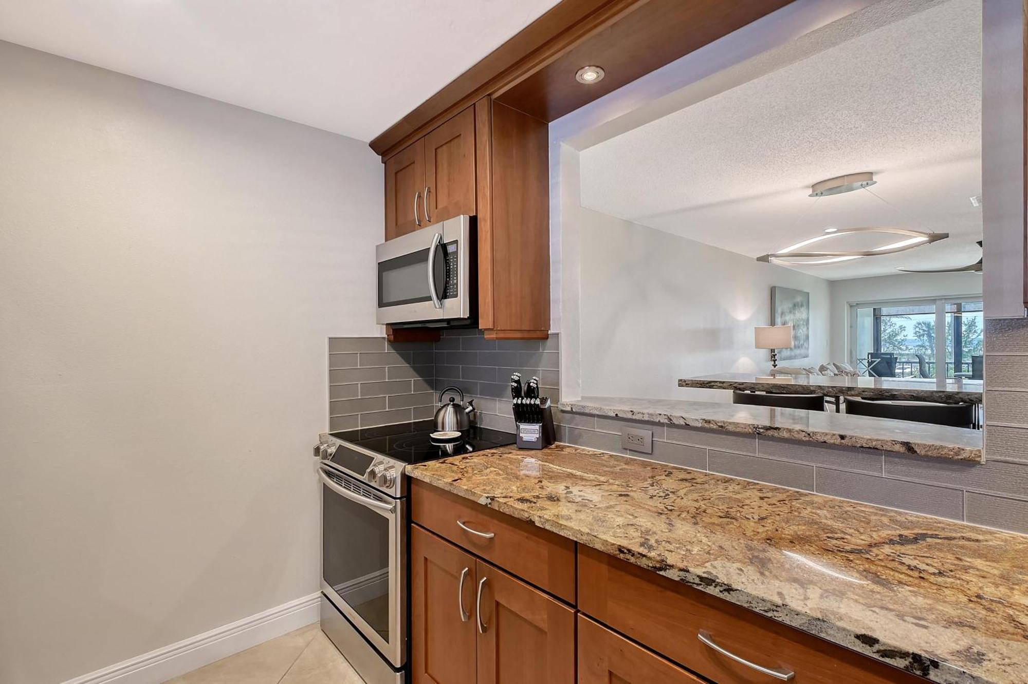 Crescent Royale 210 * Siesta Key
